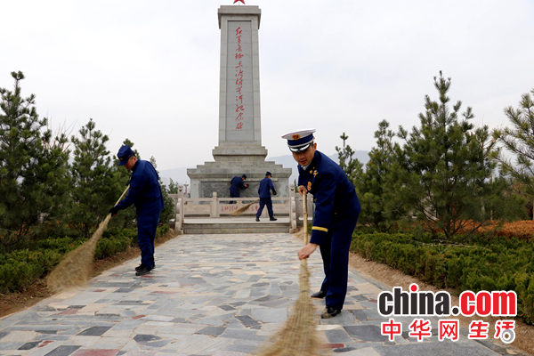 甘肃：传承雷锋精神 展示消防风采