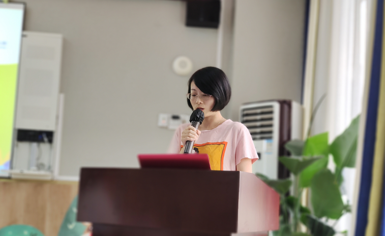 彭州市学海湖幼儿园召开期末工作总结会