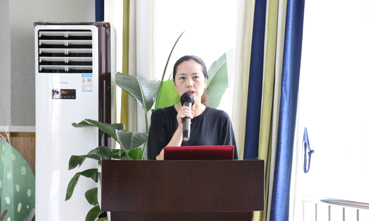 彭州市学海湖幼儿园召开期末工作总结会