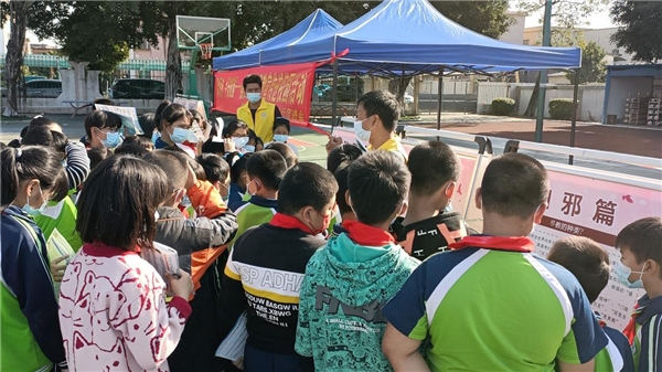 远离邪教，平安校园——榄核镇反邪教宣传进校园活动