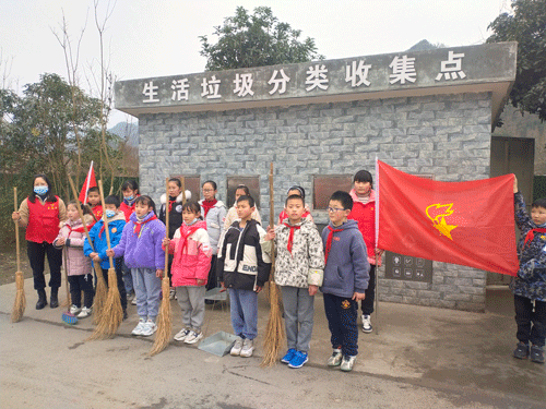 彭州市思文永诚小学开展形式多样的学习雷锋活动