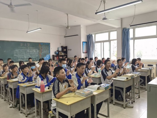 “吟诗绘画，浓情中秋”——邯郸市丛台区实验中学“我们的节日中秋节”系列活动