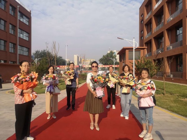 立德树人守初心、培根铸魂育新人——— 邯郸市第十二中学隆重举行教师节庆祝活动暨开学典礼