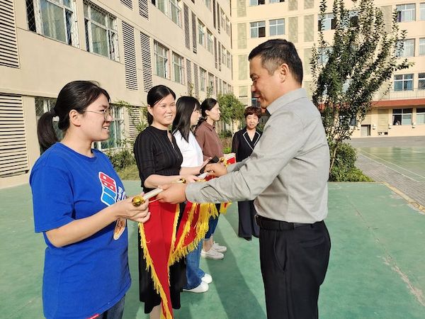 赋能新学期 同心话未来——邯郸市丛台区实验中学召开新学期学生动员会