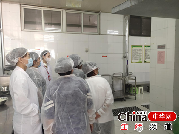 烟台市芝罘区鼎城小学食堂家长开放日活动