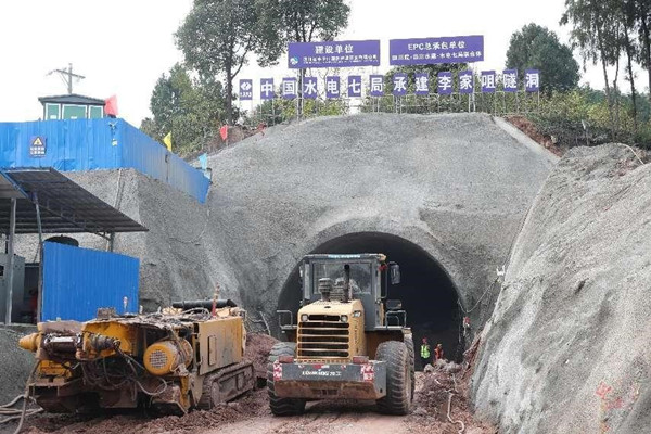 一渠穿群山 灌面覆四市——亭子口灌区建设现场速写