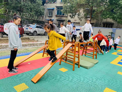 彭州市丽春幼儿园：早间悦动，操练个性