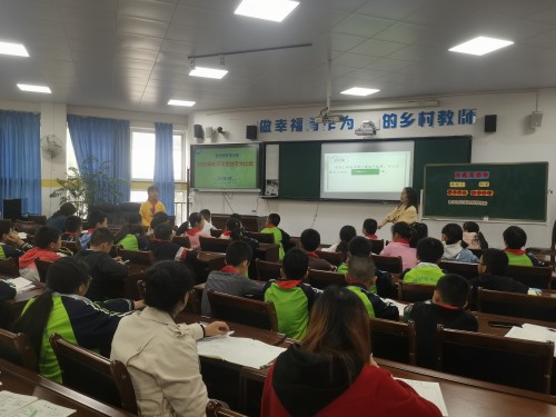 教学比武 共促成长——彭州市升平小学青年教师赛课活动