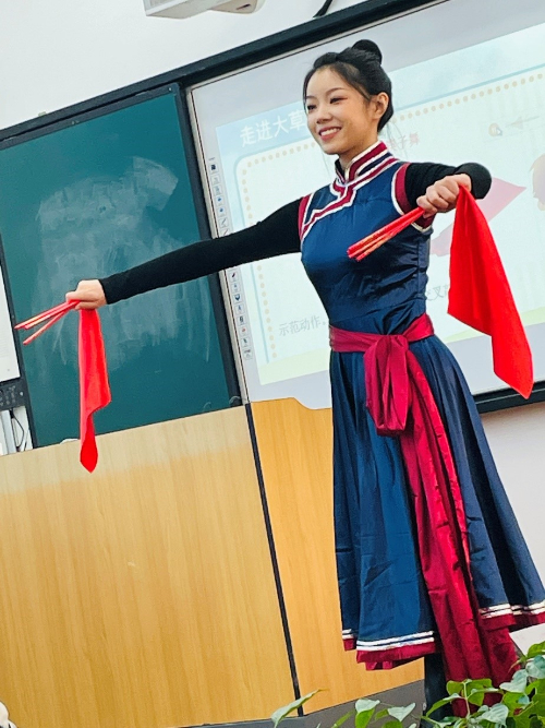彭州市教育研究培训中心举办“彭州市2022-2023年度”中小学音乐新教师公开课比赛