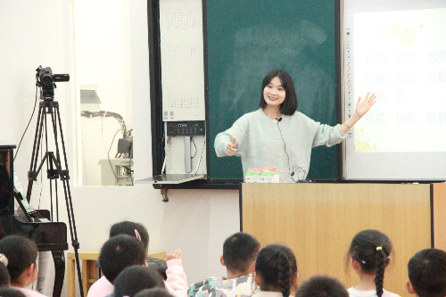 彭州市教育研究培训中心举办“彭州市2022-2023年度”中小学音乐新教师公开课比赛