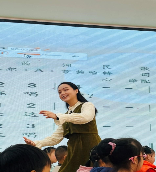 彭州市教育研究培训中心举办“彭州市2022-2023年度”中小学音乐新教师公开课比赛