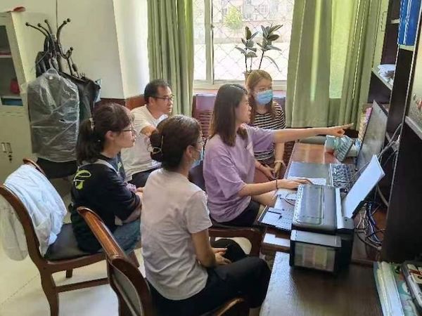建设智慧校园 助推学校发展——邯郸市丛台区实验中学顺利通过邯郸市智慧校园验收