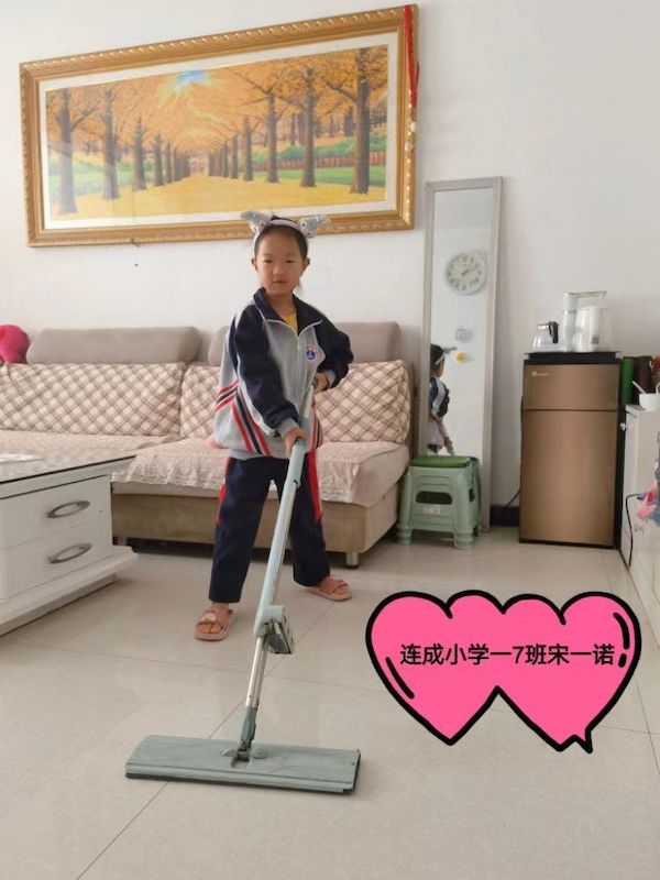 福兔迎新年干净迎新春——邯郸市丛台区连城小学迎新除尘活动