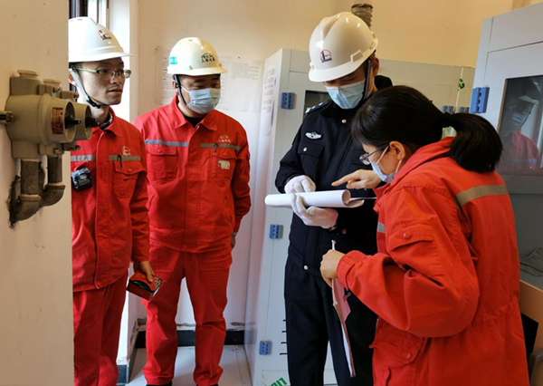 四川苍溪县：年味渐浓春节至 禁毒检查不放松