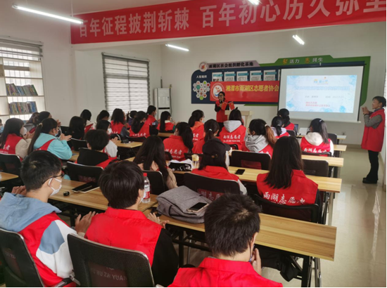 唐翠萍：湘江河畔的“小青荷”