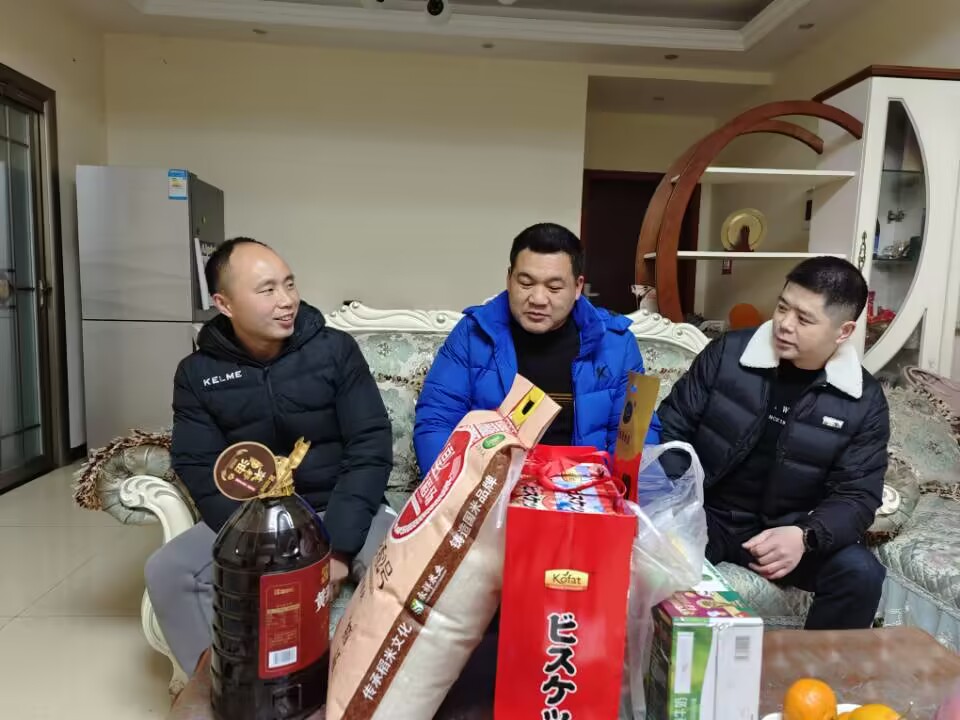 寒冬共叙支教情 新春慰问暖人心