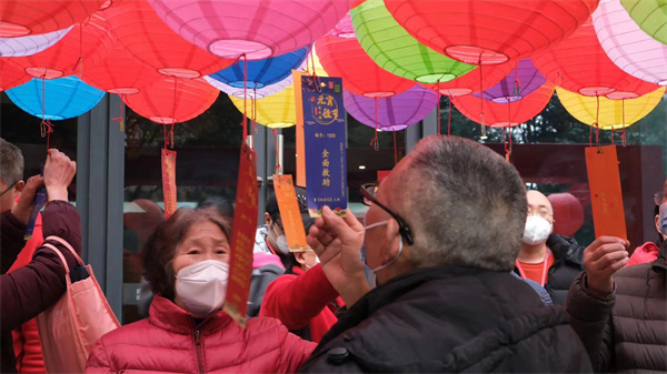 传统民俗进社区 成都成华闹元宵
