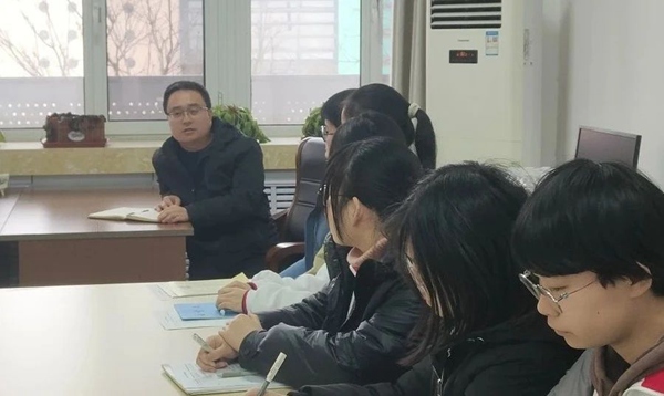 把脉问诊出良方 分析引导促提升——邯郸市第四中学召开高三师生座谈会