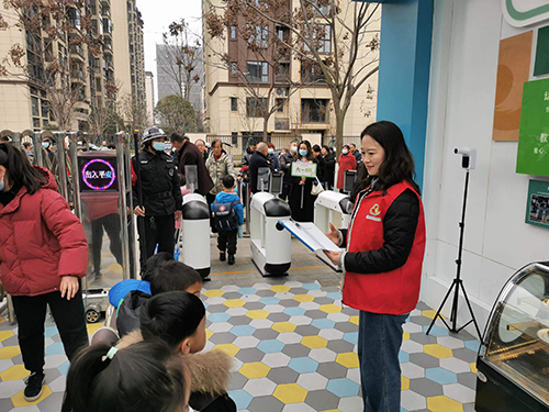 彭州市实验幼儿园开展“护航返校之路，共建平安校园”二月志愿服务活动