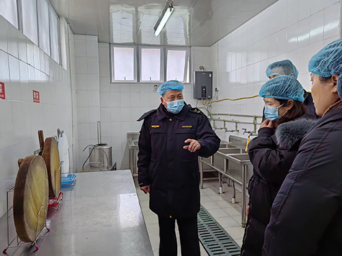 彭州市市场监管局到丹景山幼儿园进行食品安全专项检查