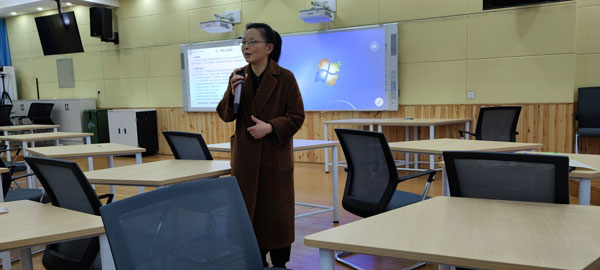 崇州市蜀城中学高2022级召开成都市调研考试成绩分析会