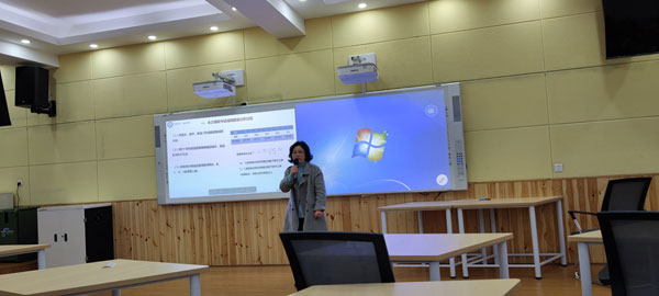 崇州市蜀城中学高2022级召开成都市调研考试成绩分析会