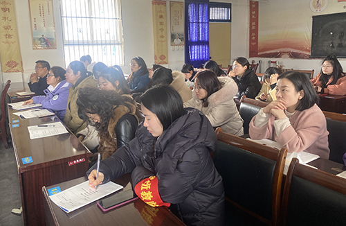 彭州航空动力园区实验小学召开宣传组扩大会
