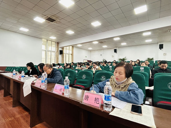 崇州市蜀城中学召开初中联考成绩分析会