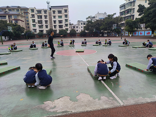 眉山市东坡区开展中小学“体育与健康”优质课展评活动