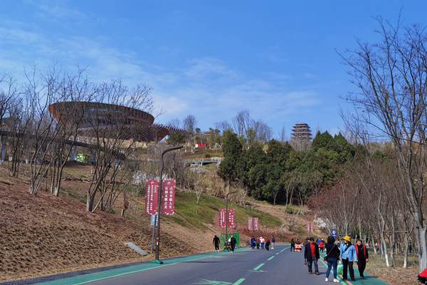 龙泉山城市森林公园第二届市民体验官2022年度分享会举行