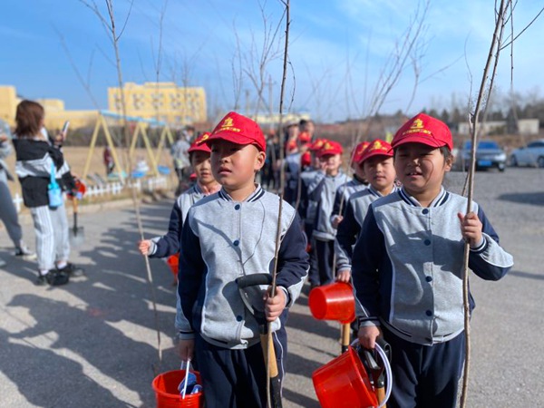 春风十里，正“植”有你｜邯郸市丛台区荀子实验第三小学植树节实践活动