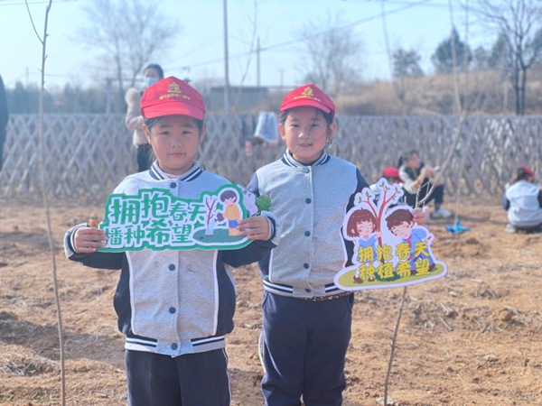 春风十里，正“植”有你｜邯郸市丛台区荀子实验第三小学植树节实践活动