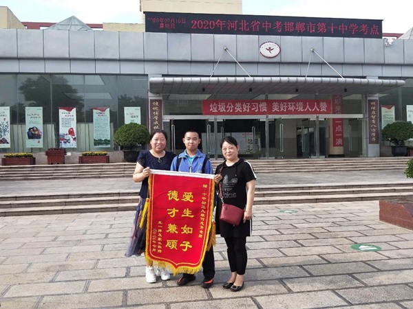 【十中•校园故事】在春天里且行且歌•何志芳——邯郸市第十中学“十佳三八红旗手校园故事锦集(一)