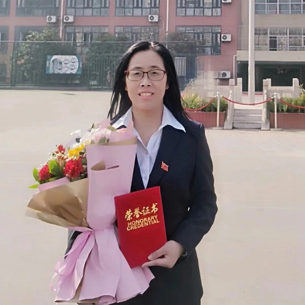 【十中•校园故事】在春天里且行且歌•梁雅英——邯郸市第十中学“十佳三八红旗手校园故事锦集(二)