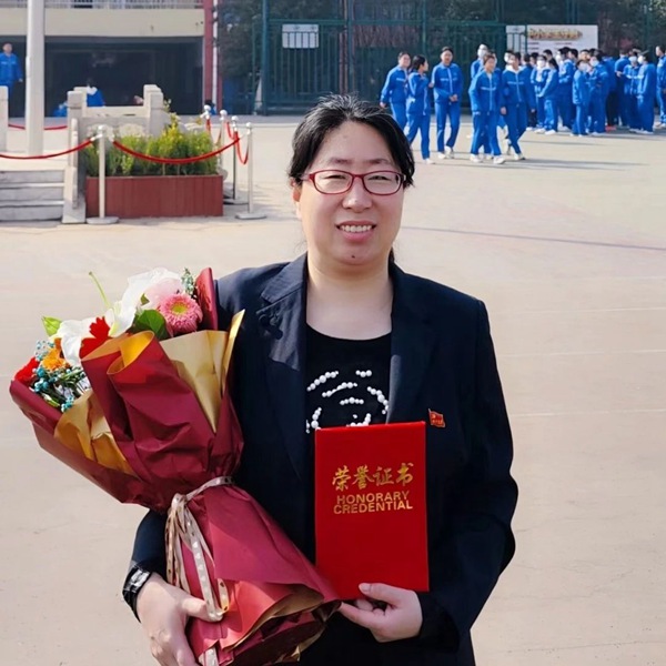 【十中 • 校园故事】在春天里且行且歌 • 胡志英——邯郸市第十中学“十佳三八红旗手故事锦集(三)