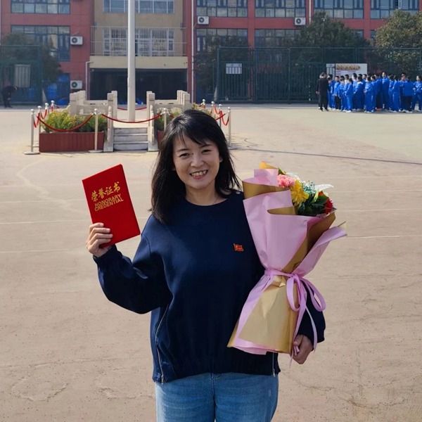 【十中 • 校园故事】在春天里且行且歌 • 李宏——邯郸市第十中学“十佳三八红旗手故事锦集(四)
