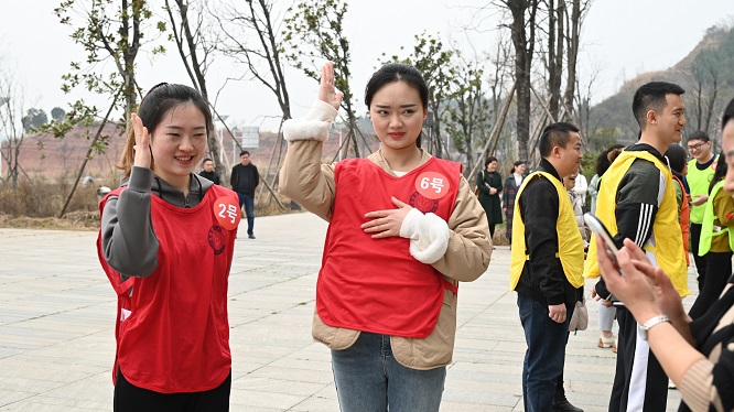 巾帼心向党.奋进新征程