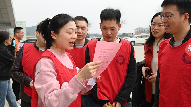 巾帼心向党.奋进新征程