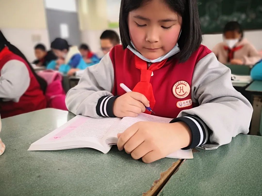 成都市青白江区福洪益海小学开展“书香福小”大阅读活动