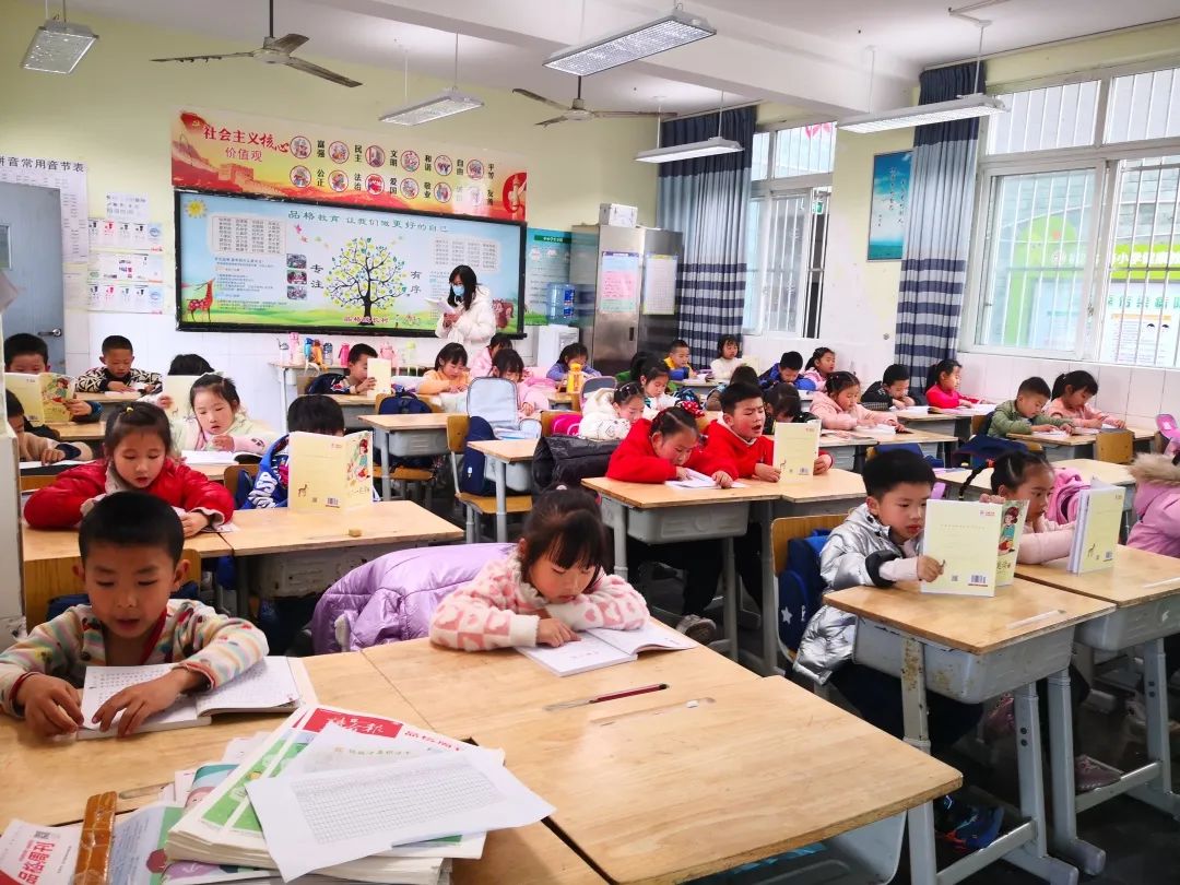 成都市青白江区福洪益海小学开展“书香福小”大阅读活动