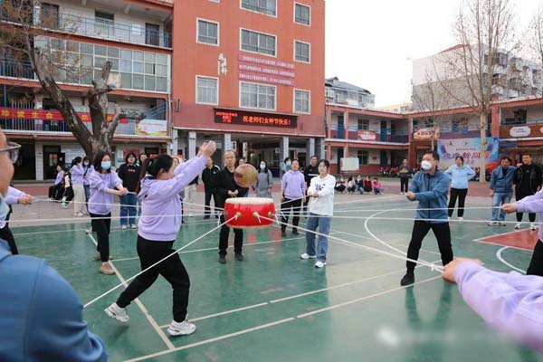 春风育桃李，巾帼展芳华——邯郸市第二十七中学庆“三八”活动侧记