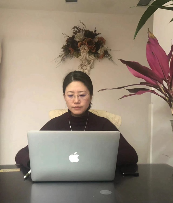 【十中 • 校园故事】在春天里且行且歌 • 陈露——邯郸市第十中学“十佳三八红旗手故事锦集 ( 五 )
