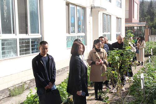 彭州市思文永诚小学邀请崇州市道明小学、锦江小学开展劳动教育研讨