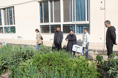 彭州市思文永诚小学邀请崇州市道明小学、锦江小学开展劳动教育研讨