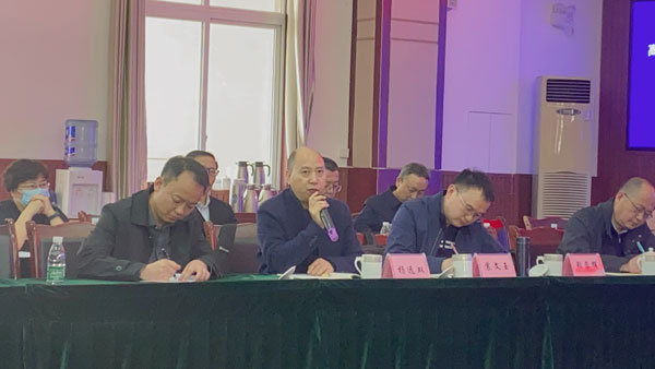 成都市教育科学研究院高中教学视导暨九九提质行动（崇州）走进蜀城中学