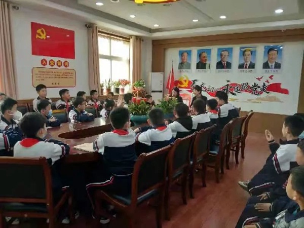 【转作风 正行风 提效能】桃李芬芳女神日 杏坛温情三八节 —邯郸市丛台区广安小学开展三八妇女节活动