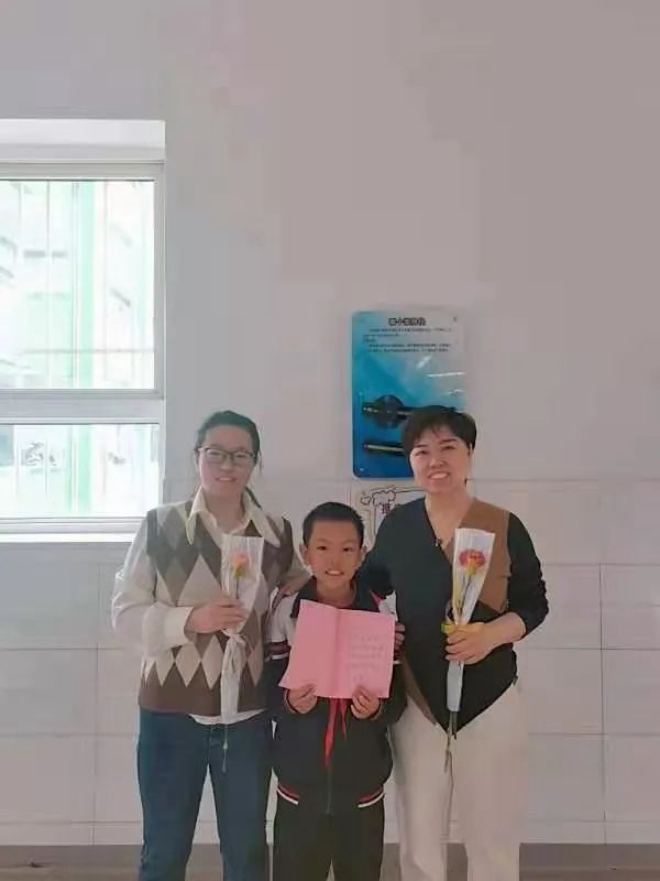 【转作风 正行风 提效能】桃李芬芳女神日 杏坛温情三八节 —邯郸市丛台区广安小学开展三八妇女节活动