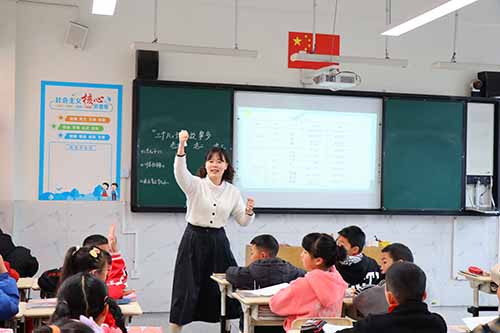 彭州市中小学责任督学第四责任区到九尺小学开展专项督查