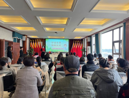 崇州市人民医院行政第一、第二党支部联合开展“健康宣教进校园”主题党日活动