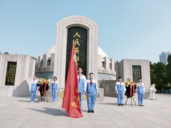 【转作风 正行风 提效能】追寻先烈足迹 传承红色基因——邯郸市丛台区学步桥小学开展清明祭英烈主题活动